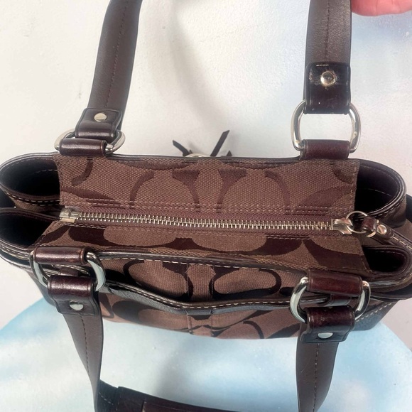 Coach Hamptons signature satchel - Picture 4 of 8